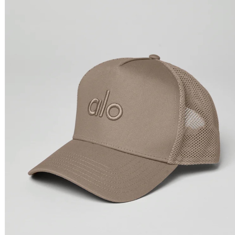 Alo Yoga District Trucker Hat